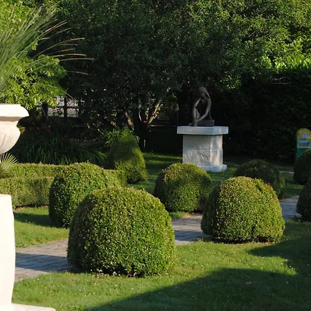 Les Insolites Du Grand Logis 3* Marchais