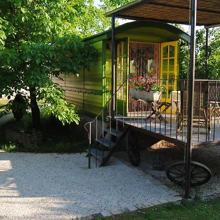 Les Insolites Du Grand Logis Marchais (Aisne)