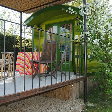 Les Insolites Du Grand Logis בית הארחה