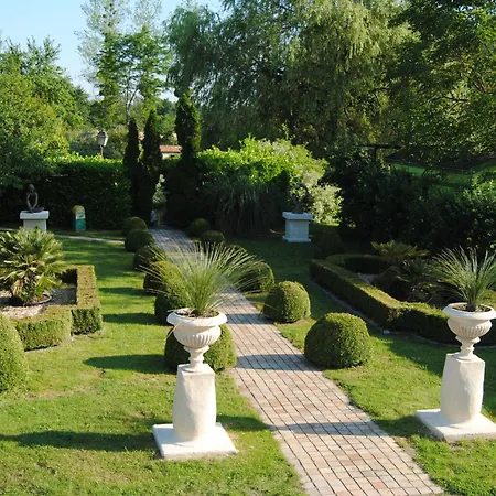 Les Meublés Du Grand Logis Maison d'hôtes Marchais (Aisne)
