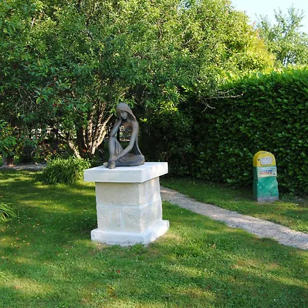 בית הארחה Les Insolites Du Grand Logis 3*
