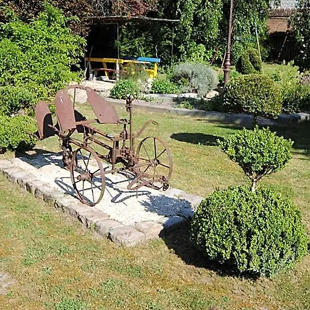 Les Insolites Du Grand Logis בית הארחה 3*